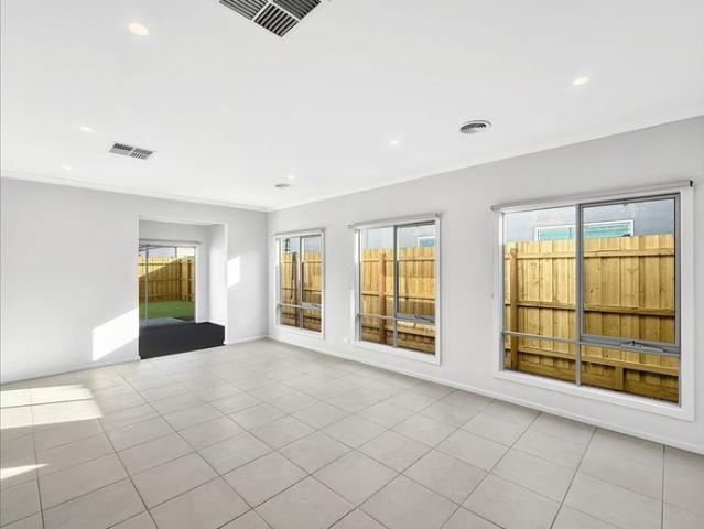 Brand New 4 Bedroom House in Eynesbury