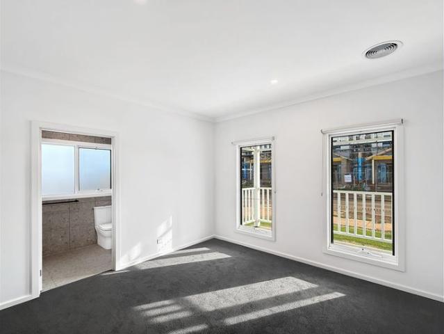 Brand New 4 Bedroom House in Eynesbury
