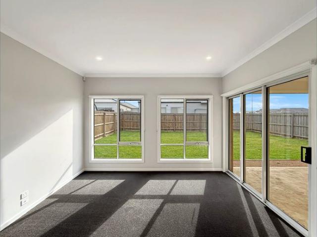 Brand New 4 Bedroom House in Eynesbury