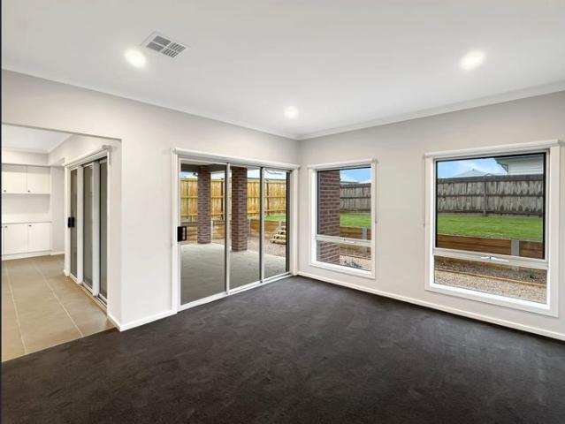 Brand New 4 Bedroom House in Eynesbury