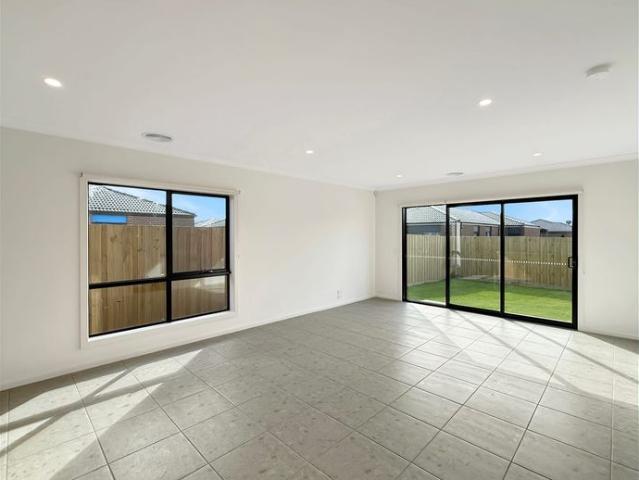 Brand New 4 Bedroom House in Wallan