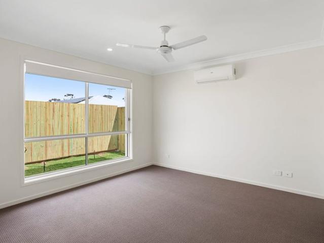 BRAND NEW 4 BEDROOM HOUSE WITH TWO LIVING AREAS
