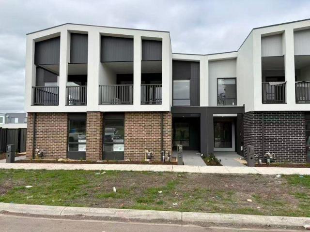 Brand New 4 Bedroom Townhouse in the Heart of Kalkallo