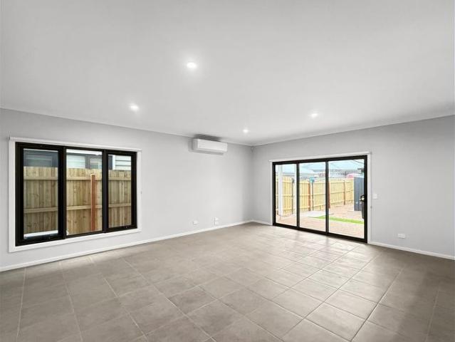Brand New 4 Bedroom Townhouse in Eynesbury