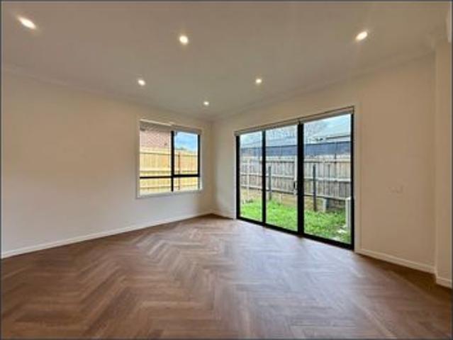 Brand New 4 Bedroom Townhouse in Prime Camberwell Location