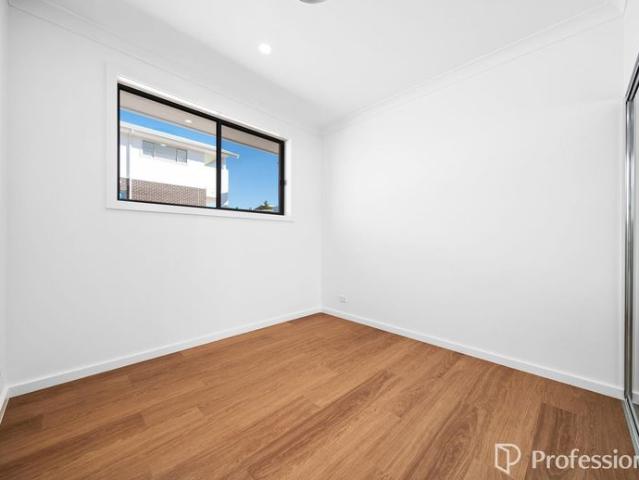 Brand new 4 bedroom with Separate Media | Solar power