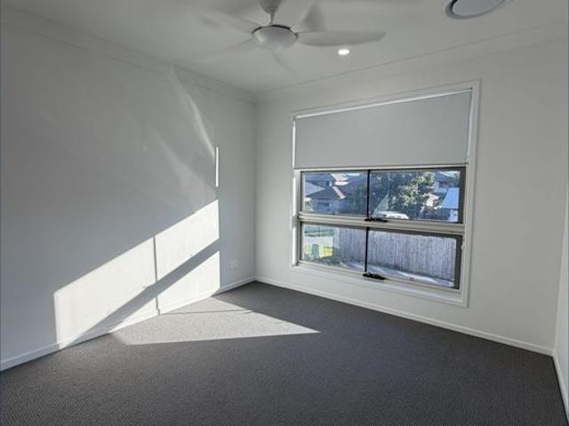 Brand New 4 Bedroom with Study, Ducted Air Conditioning & Spacious Backyard