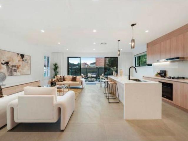 Brand New 5 Bedroom Home Luxury Family Home