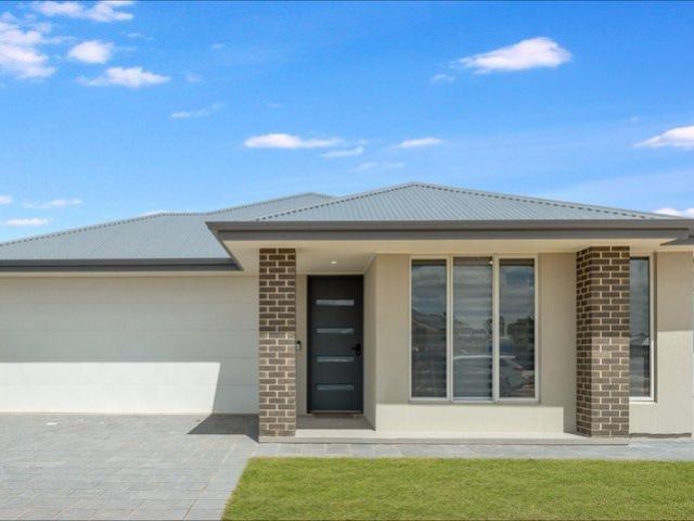 Brand New 5 Bedroom Luxury Living with Space for the Whole Family!