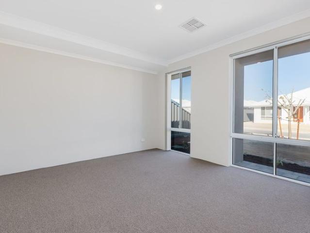 Brand New 5x2 in Family Friendly Neighbourhood!