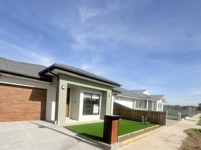 Brand New 4 Bedroom, 4 Bathroom Family Home in Prime Mambourin Location | $630 Per Week