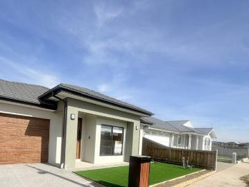 Brand New 4 Bedroom, 4 Bathroom Family Home in Prime Mambourin Location | $650 Per Week
