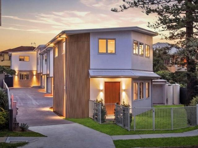 FIRST TWO WEEK'S RENT FREE IF LEASED PRIOR TO 15/08/2026 Brand New Coastal Townhouses in a Premium Toowoon Bay Location