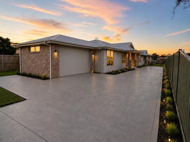 Brand New Coastal Villas with Space for the Caravan