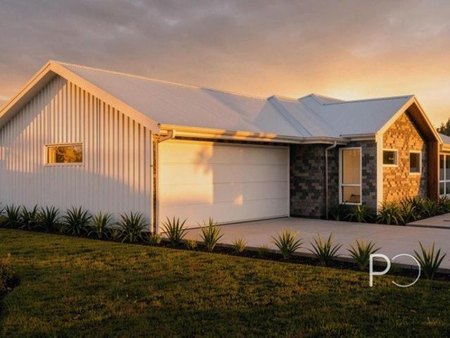 Brand New Coastal Villas Under Construction & Ready for Christmas