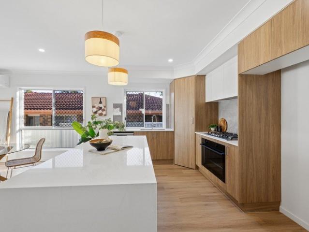 COASTAL LIVING HEART OF REDLAND BAY