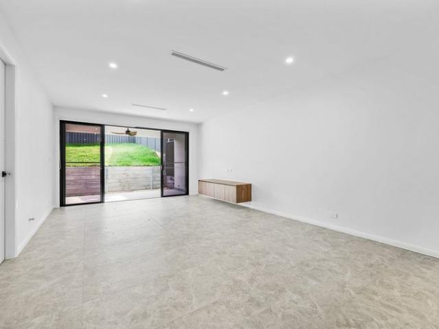Brand New Contemporary Duplex in a Quiet Bellbird Location
