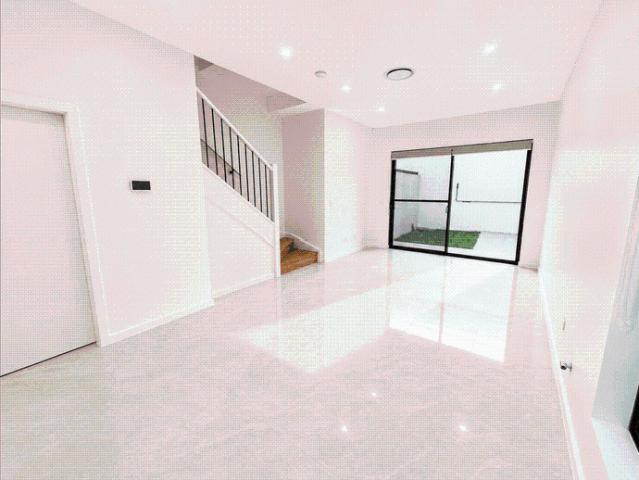 Brand New Contemporary Duplex in an Ultra Convenient Location
