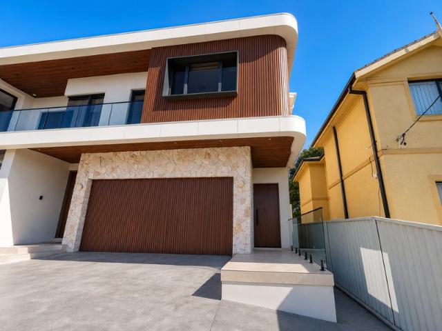 Brand New Contemporary Duplex in an Ultra Convenient Location