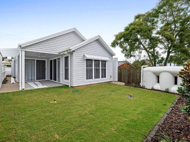BRAND NEW CONTEMPORARY HOME