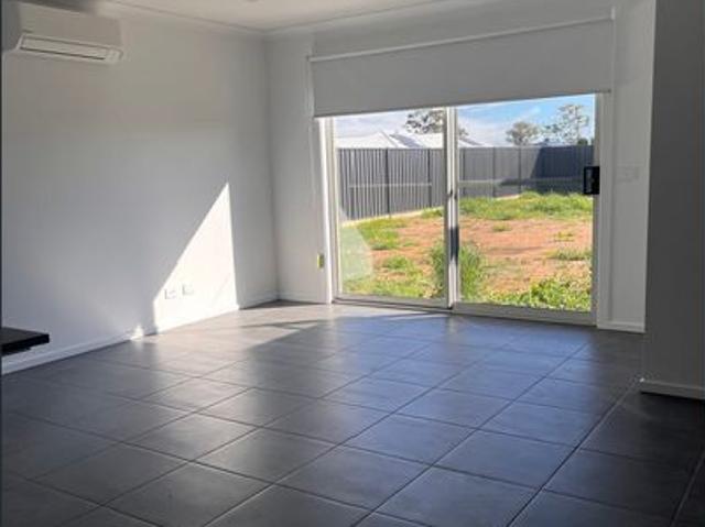 Brand New Contemporary Home with Exceptional Modern Living