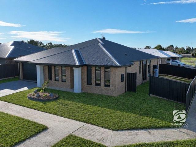 BRAND NEW CONTEMPORARY LIVING!