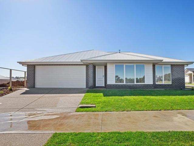 Brand New Contemporary Living
