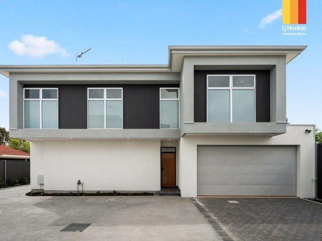 Brand New Contemporary Living Between the City and the Beach