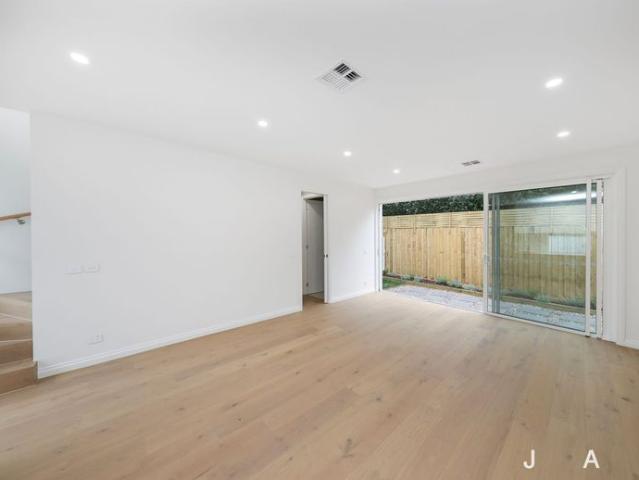 Brand New Contemporary Living in the Heart of Kingsville