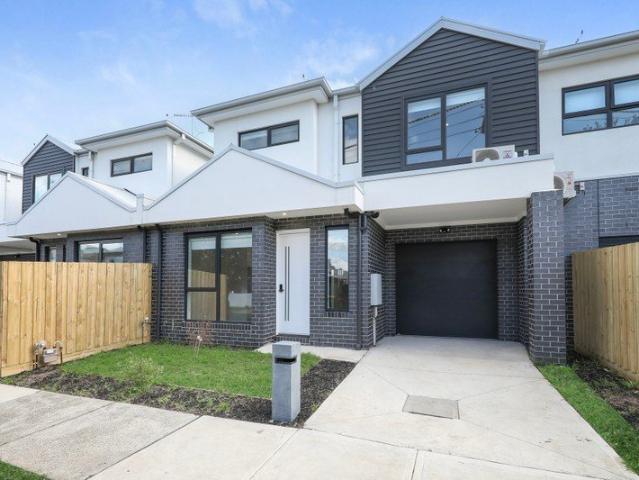 Brand New Contemporary Living in Altona