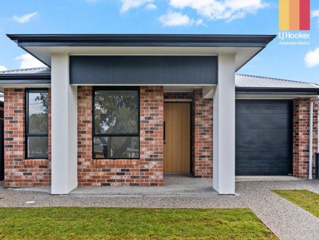 Brand New Contemporary Living in Exceptional Location