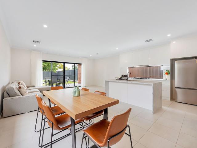 Brand New Contemporary Living in Sought After Clearview