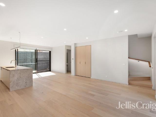Brand New Contemporary Townhouse in the Heart of Eltham