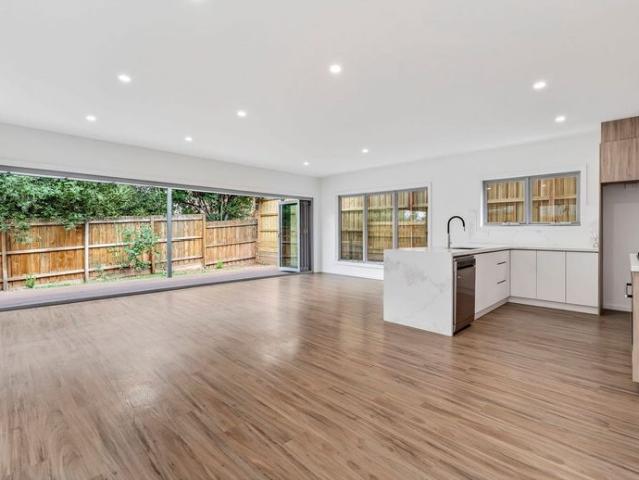 Brand New Contemporary Townhouse in Old Highton