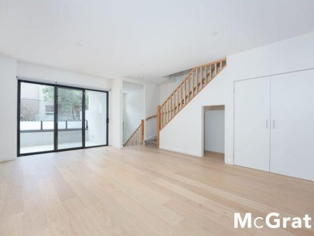 Brand New Contemporary Townhouse in Prime Heidelberg Location