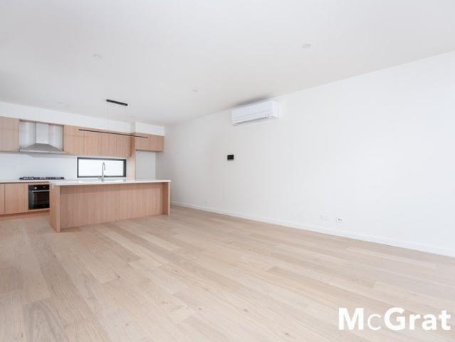Brand New Contemporary Townhouse in Prime Heidelberg Location