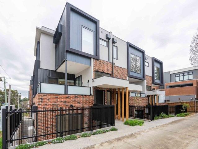 Brand New Contemporary Townhouse in Prime Heidelberg Location
