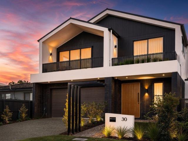 BRAND NEW CUSTOM HOME WITH LUXURY FINISHES