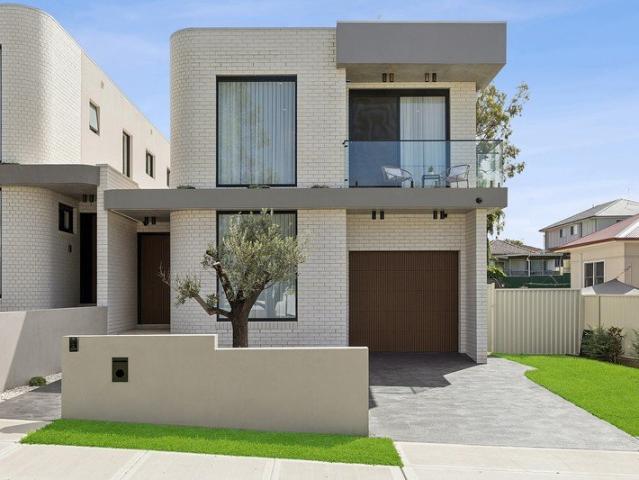 Brand new abode of impeccable modern craftsmanship