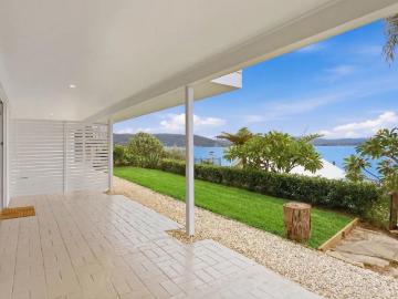 Brand New Apartment Sublime Position Direct Waterfront Access Electricity, Water & all Garden care included in Lease