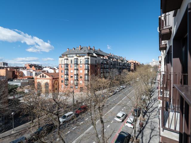 Brand new apartment with pool, coworking and gym in central Madrid, Madrid Amsterdam Apartments for Rent