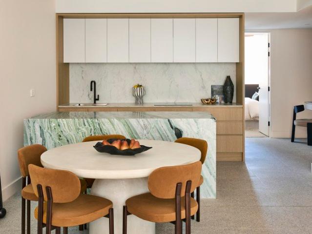 BRAND NEW APARTMENTS, NOW COMPLETE CALL TIM 0481 201 544
