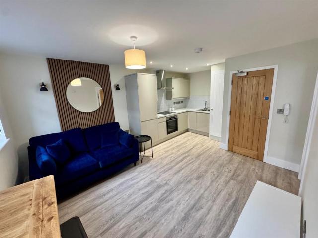 Brand New Apartments Ready for September Perfect for students or professionals! Bills Excluded Stylish Two Double Bedroom Apartment – Fully Furnished – Sought after location Located in the heart of Nottingham City, this beautifully presented two bedroom a