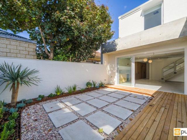 BRAND NEW ARCHITECTURAL LIVING IN ALFRED COVE