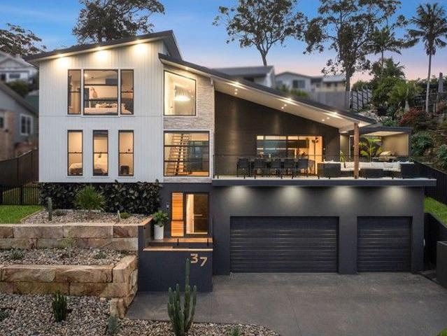 Brand New Architectural Luxury | Exceptional Family Living