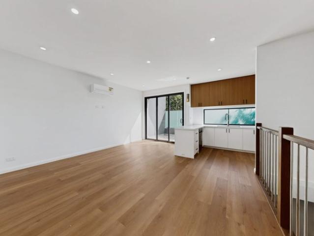 Brand New Architectural Style & Sophisticated Contemporary Living
