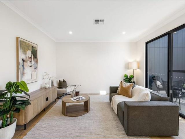 Brand New, Architecturally Designed City Fringe Living!