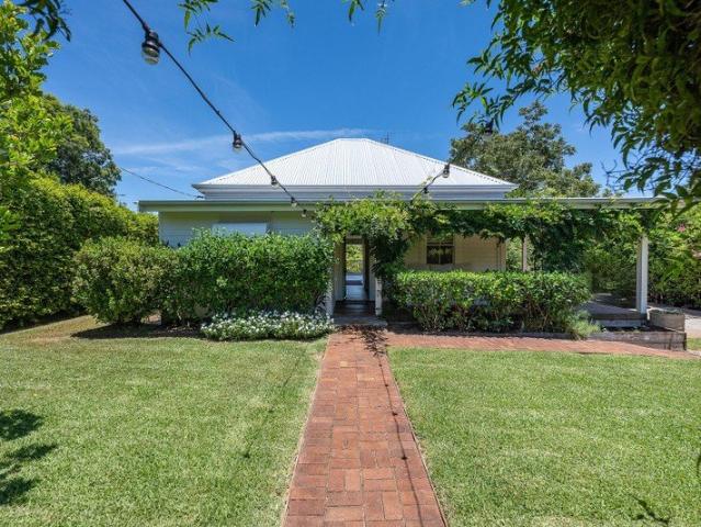 Brand New Architecturally Renovated Clunes Cottage Fully Furnished Hinterland Escape