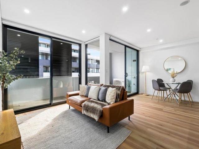 Brand New Bayside Living with Modern Convenience