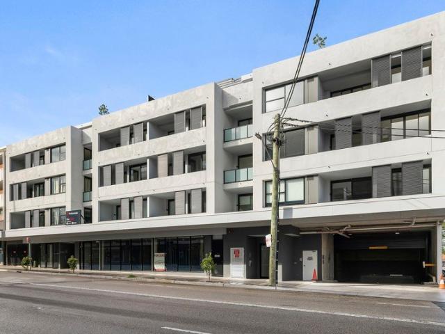 Brand New Bayside Living with Modern Convenience